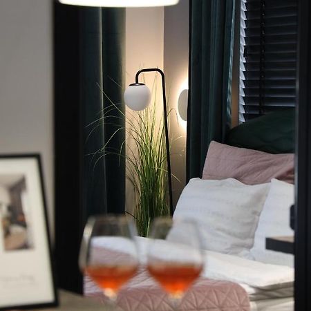 Urban Stay Tirana Deluxe Екстер'єр фото