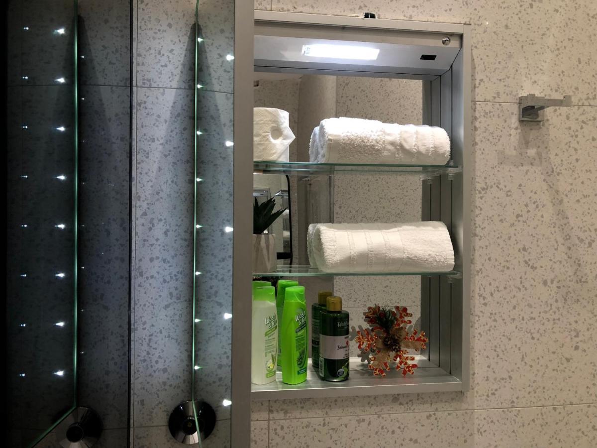 Urban Stay Tirana Deluxe Екстер'єр фото