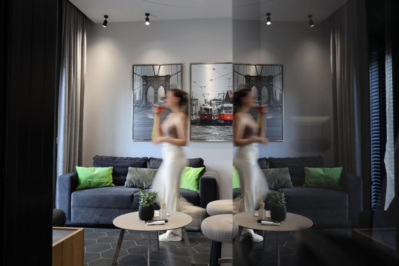 Urban Stay Tirana Deluxe Екстер'єр фото