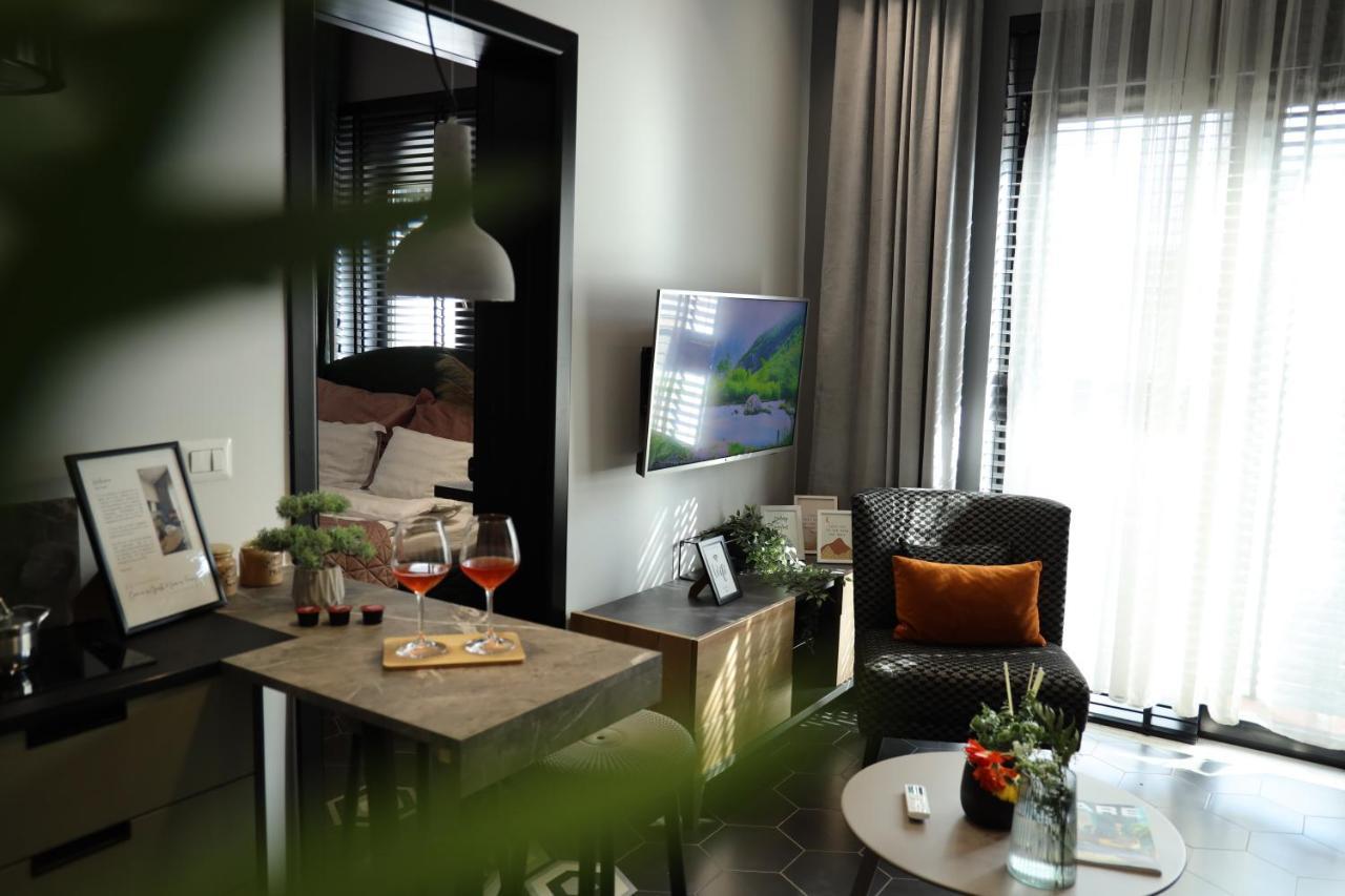 Urban Stay Tirana Deluxe Екстер'єр фото