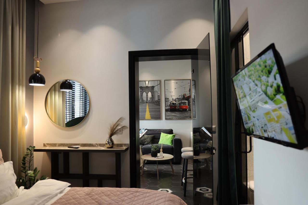 Urban Stay Tirana Deluxe Екстер'єр фото
