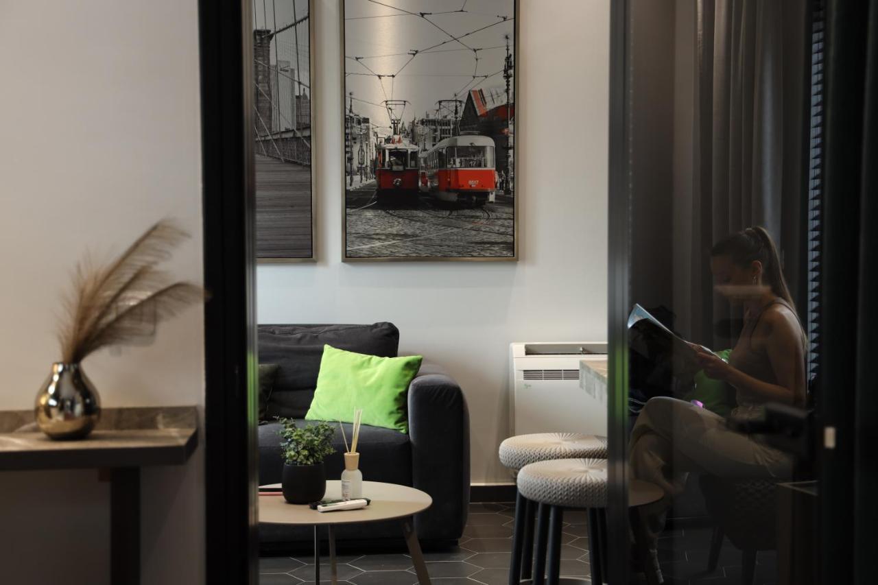 Urban Stay Tirana Deluxe Екстер'єр фото